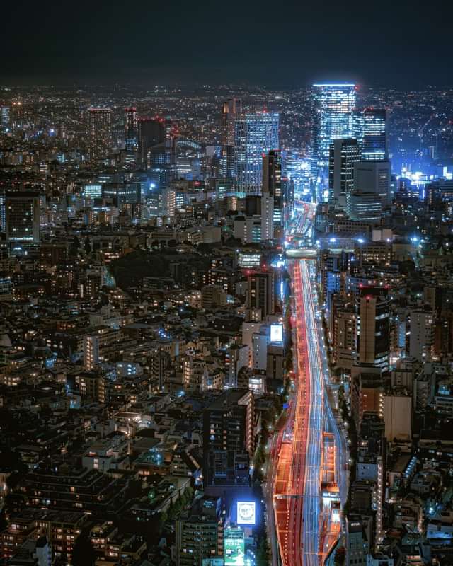 Tōkyō cityscape at night from Roppongi Hills